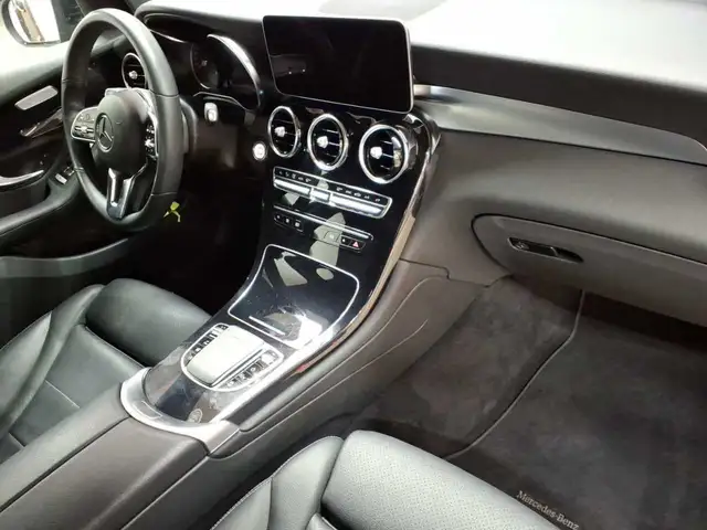 Mercedes-Benz GLC view 9