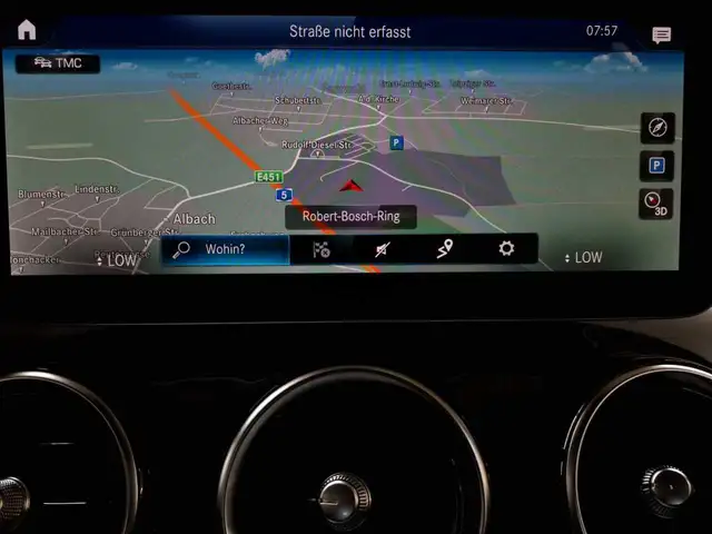 Mercedes-Benz GLC view 12