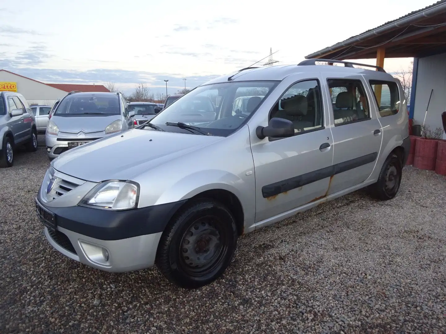 Dacia Logan 1.6 MCV Kombi Laureate Grau - 1