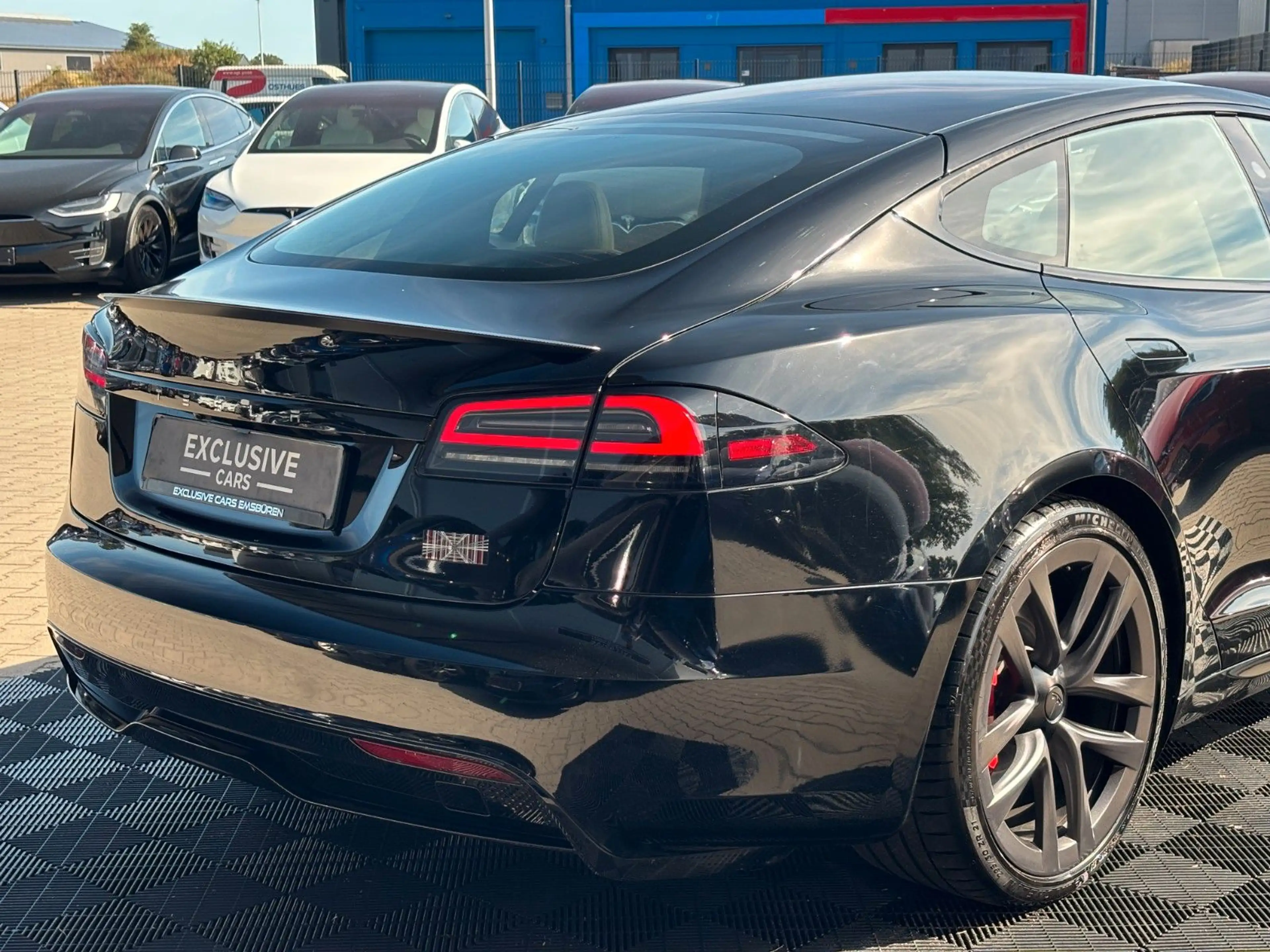 Tesla Model S MODEL S PLAID | MATRIX | CREAM SEAT| ENHANCED AP — photo 7