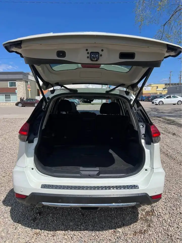 Nissan Rogue снимка Nissan Rogue