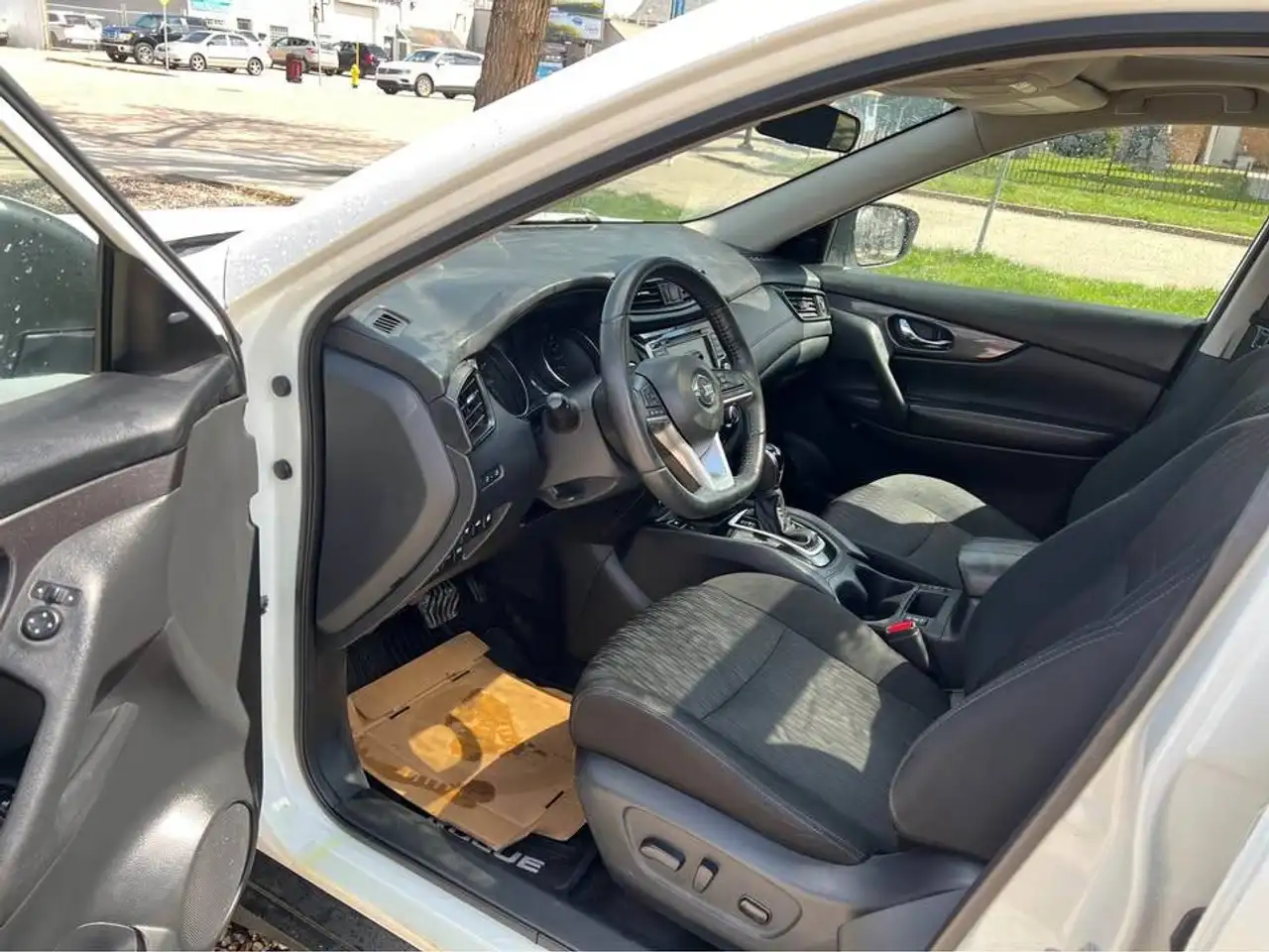 Nissan Rogue снимка Nissan Rogue