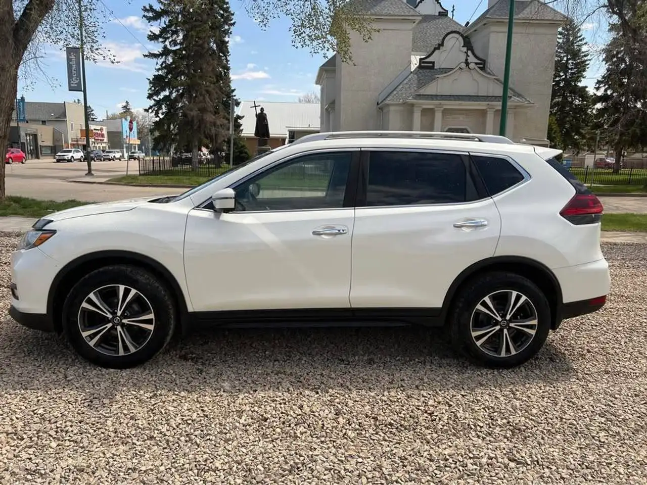 Nissan Rogue снимка Nissan Rogue