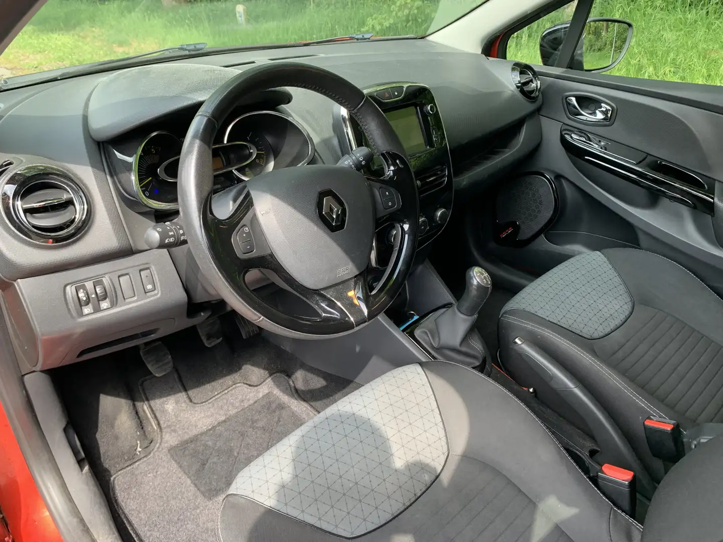 Renault Clio 1.5 dCi Dynamique, Navigatie, Cruise control, Keyl Rood - 2