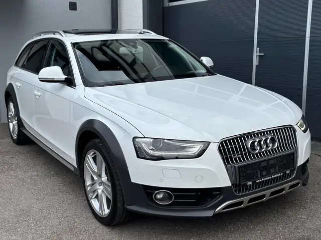Audi A4 allroad 2.0 TDI aut.*ACC*AHK*LEDER*NAVI*PANO*KEYLESS*19“