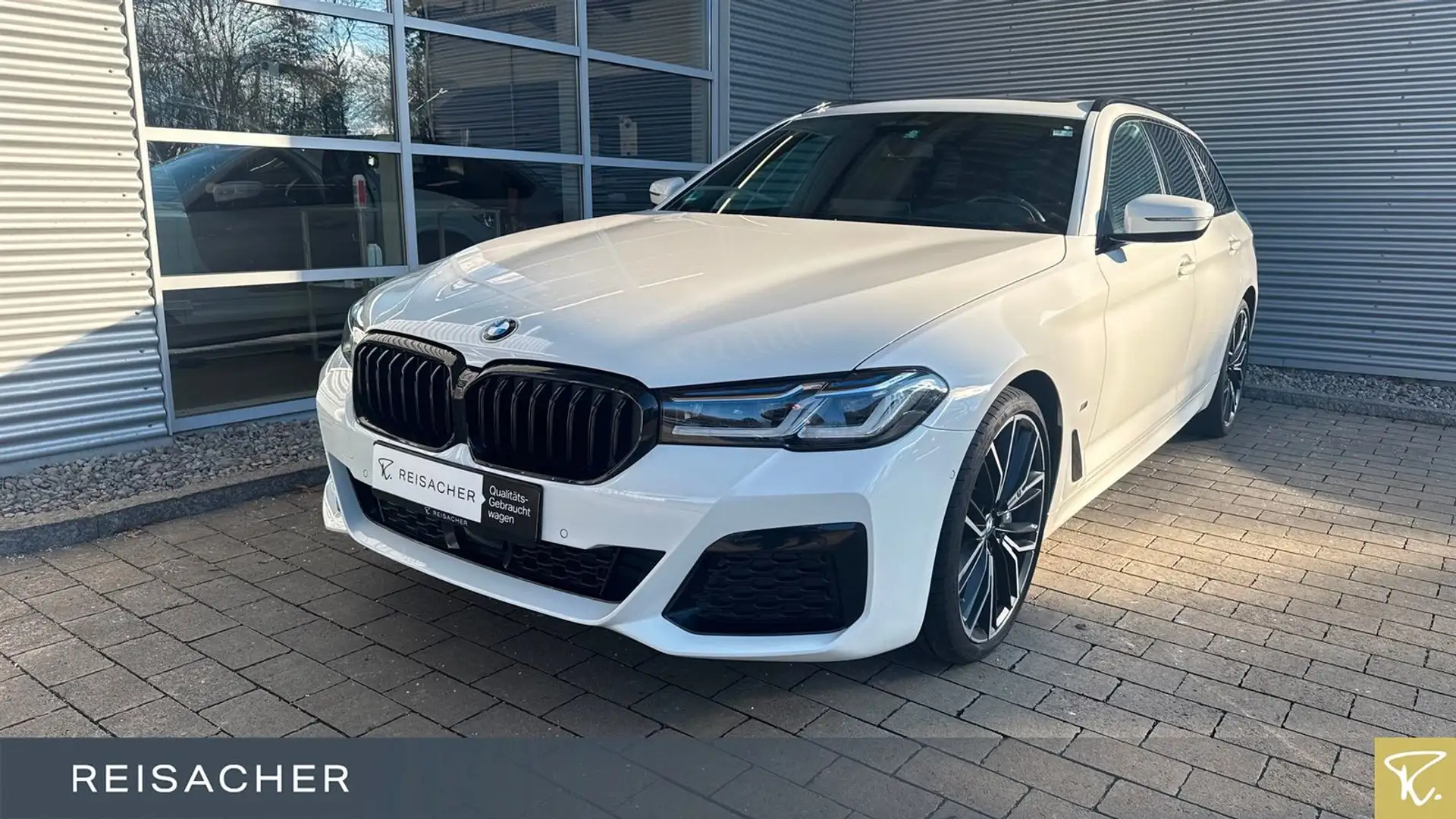 BMW 540 d xDrive M-Sport Navi HUD AHK ACC RüKa Laser Weiß - 1
