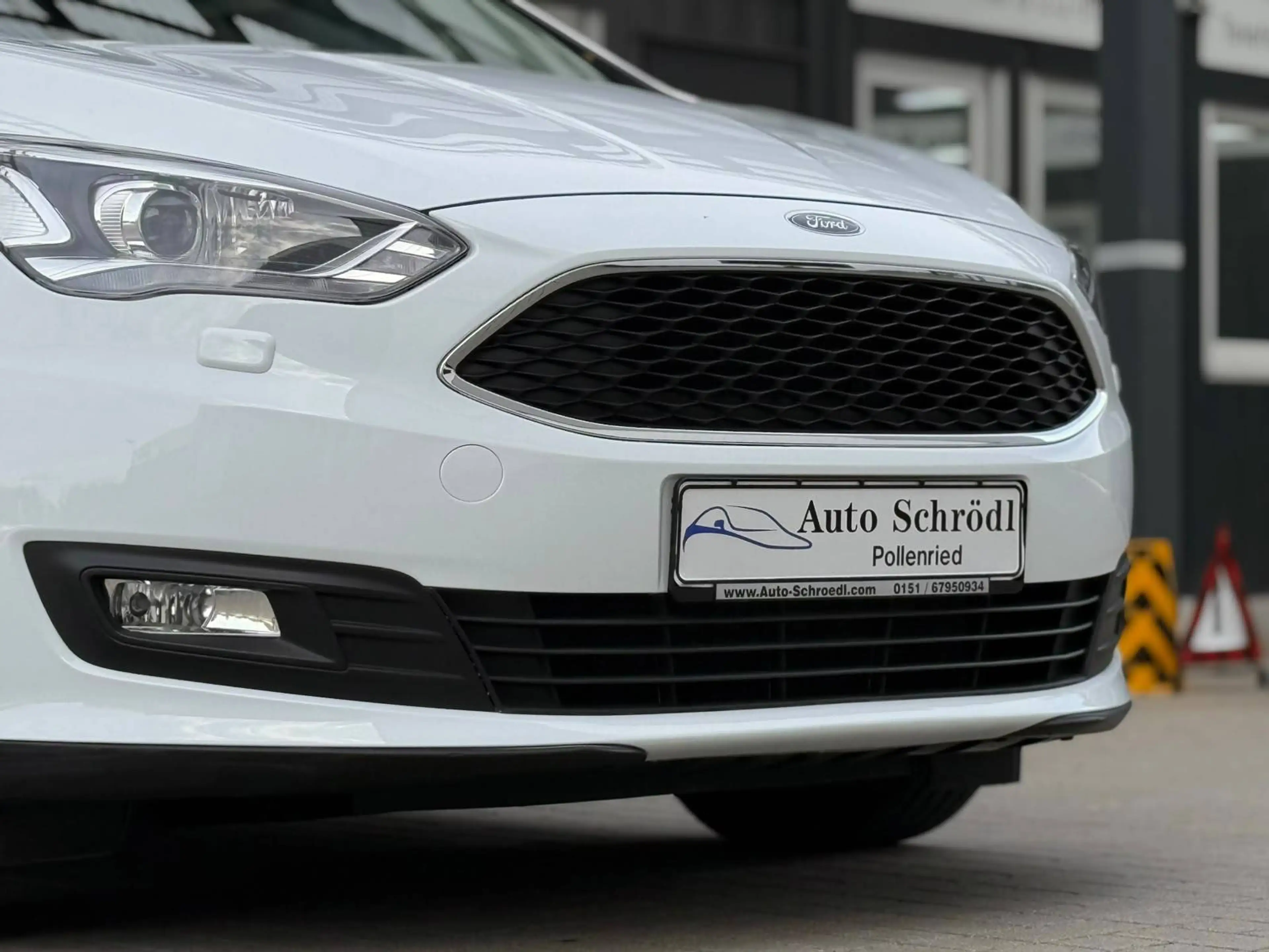Ford C-Max Aut. 1.5 EcoBoost, Bi-Xenon, Lenkradheiz, Active City Stop, Tempomat, PDC, 2-Zonen Klimaauto, SR+WR — photo 12