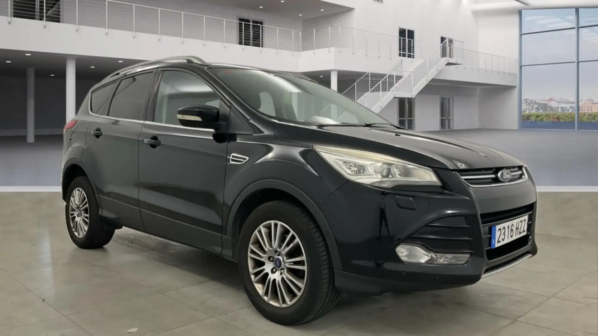 Ford Kuga 1.5 EcoB. Auto S&S Trend 4x2 150 Zwart - 2