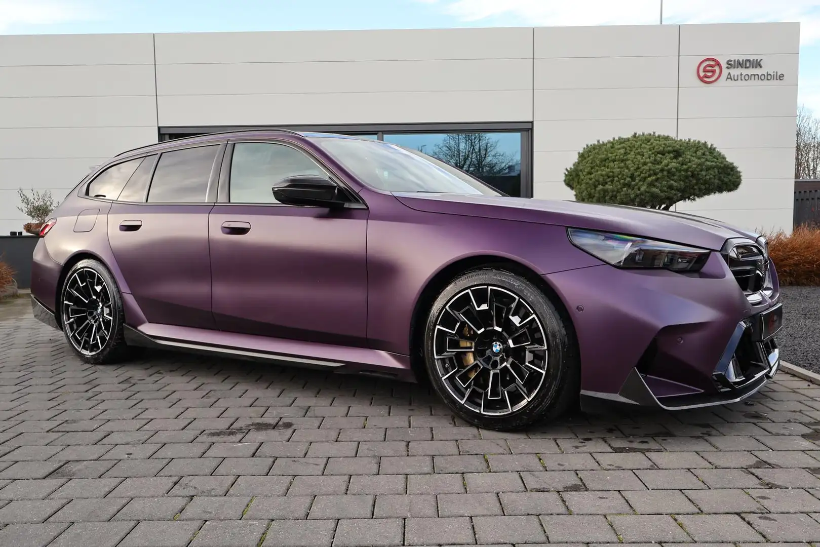 BMW M5 Touring Perf.ULTIMATE-INDIVIDUAL-Keramik-Carb Mauve - 2