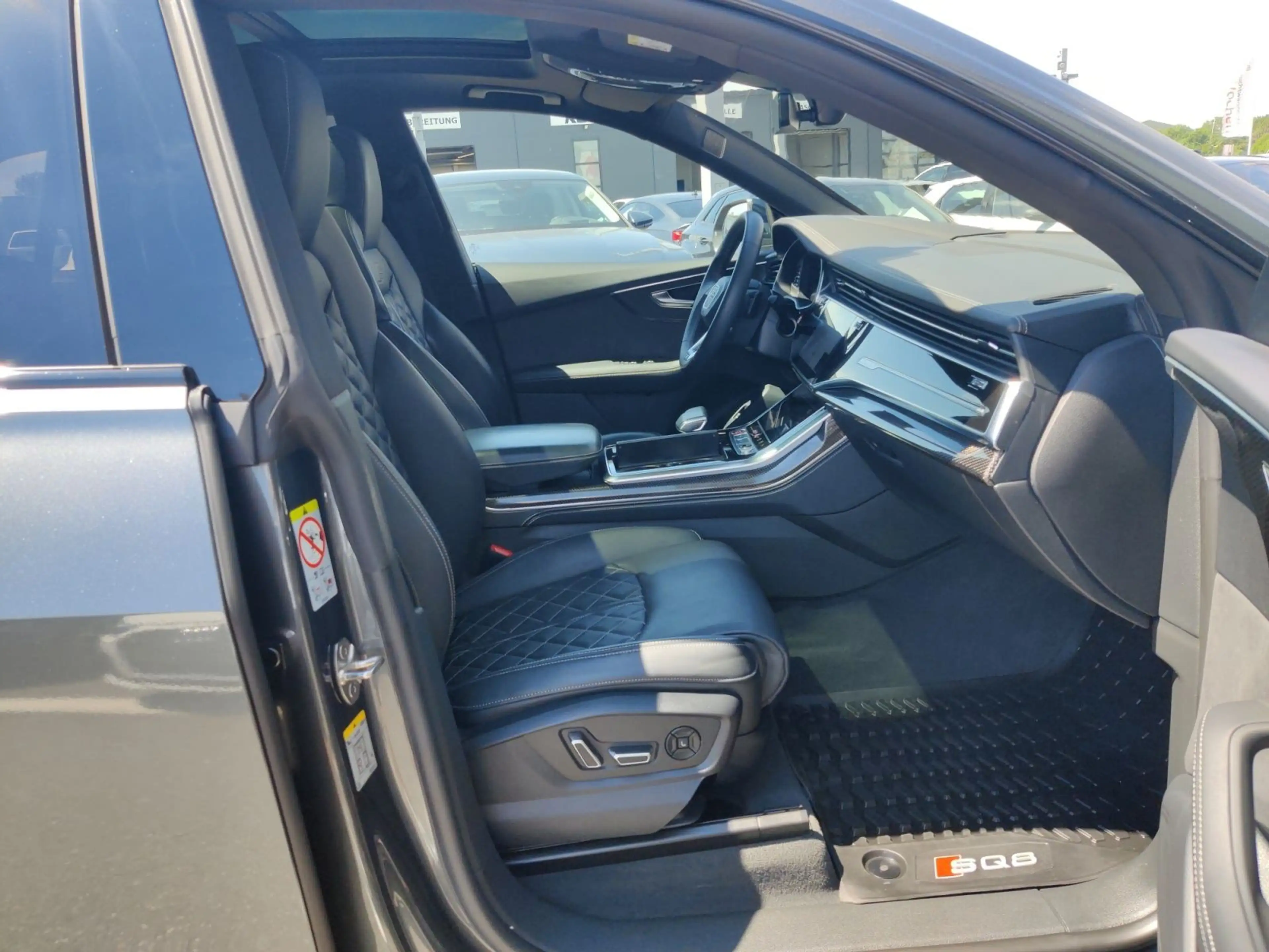 Audi SQ8 4.0 TFSI q. Tiptr., HD-Matrix, AHK, Standh. — photo 15