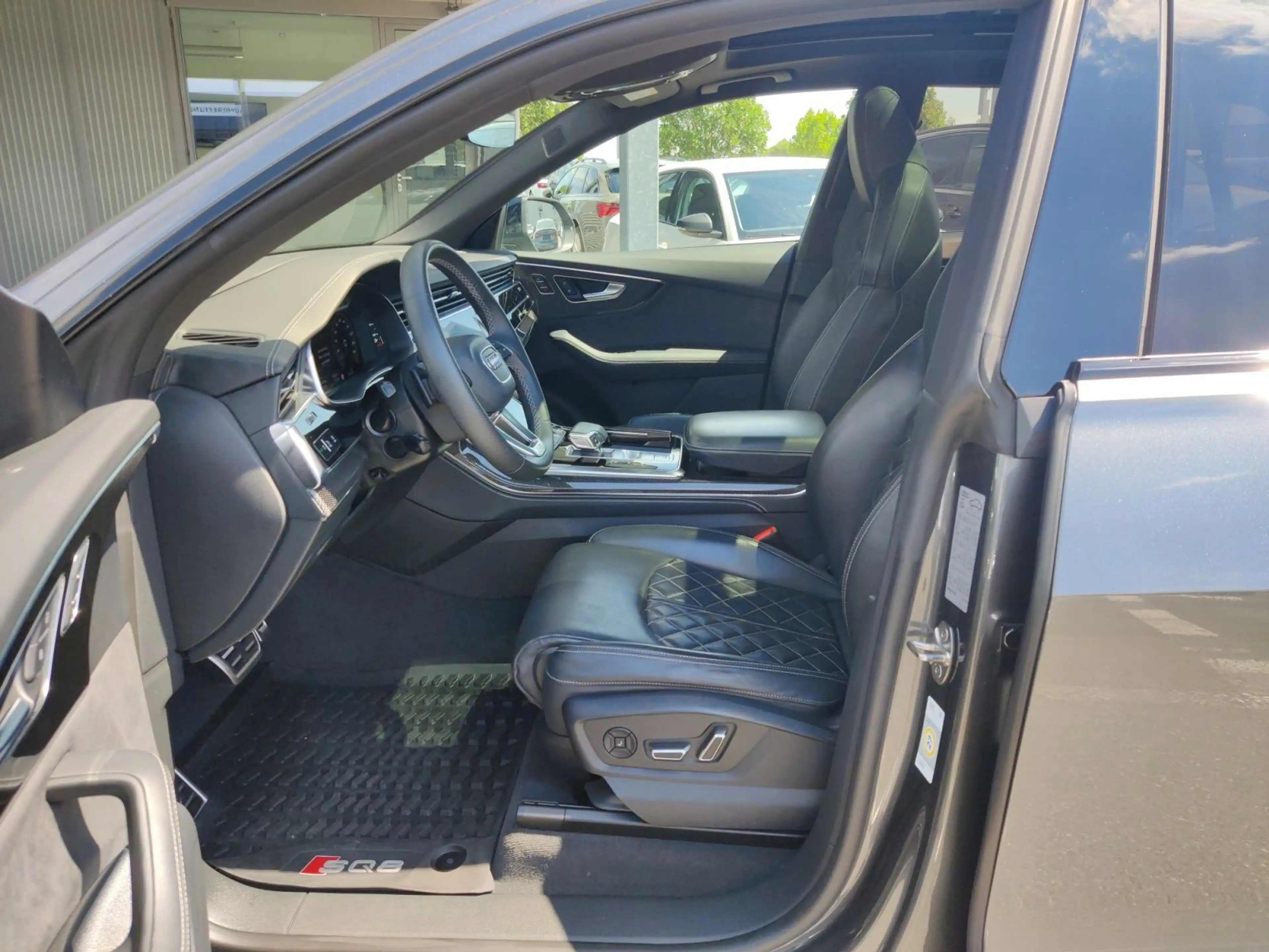 Audi SQ8 4.0 TFSI q. Tiptr., HD-Matrix, AHK, Standh. — photo 9