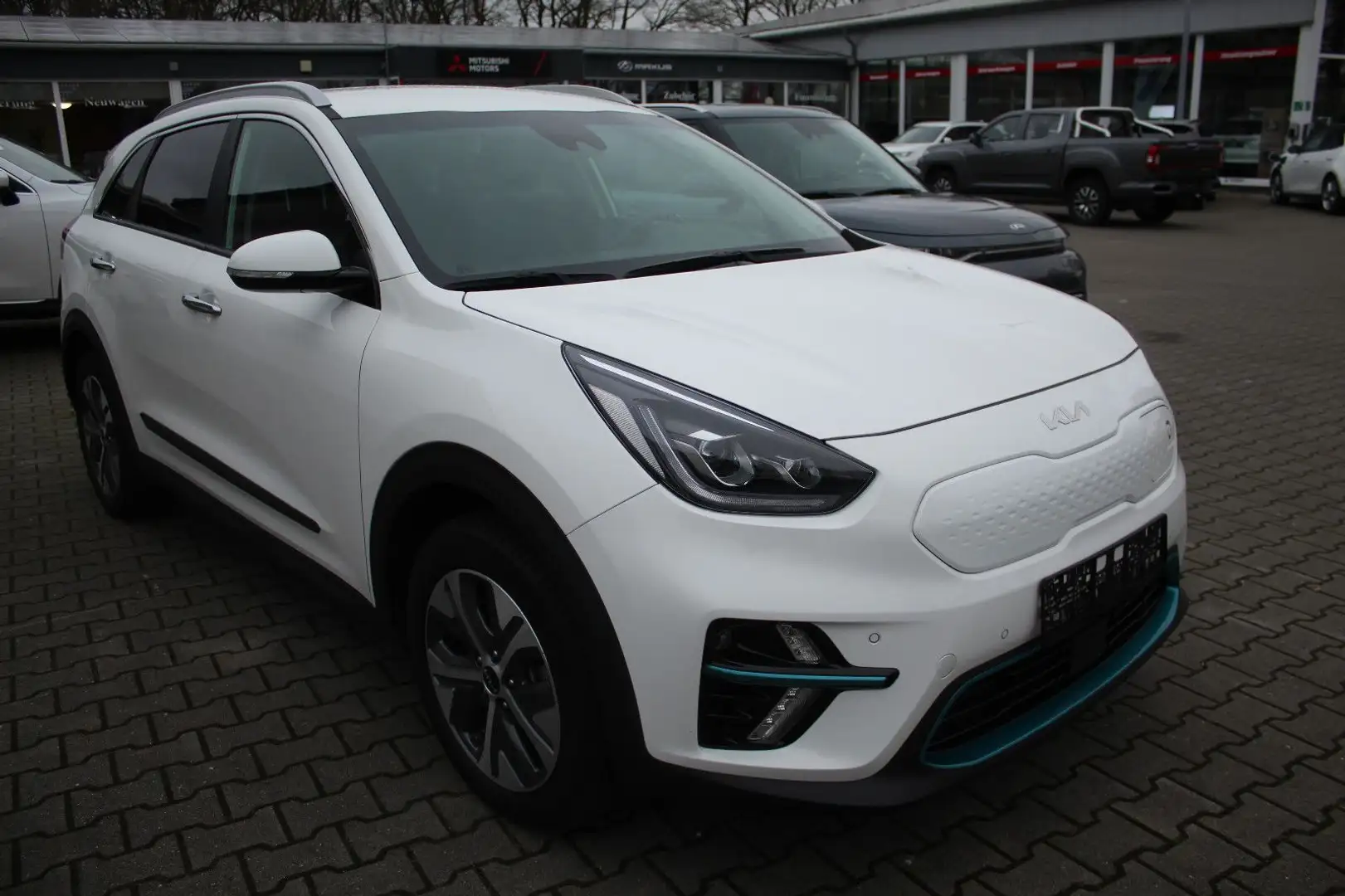 Kia Niro e-Niro Spirit (3 Phasen On-Board-Lader) Weiß - 1