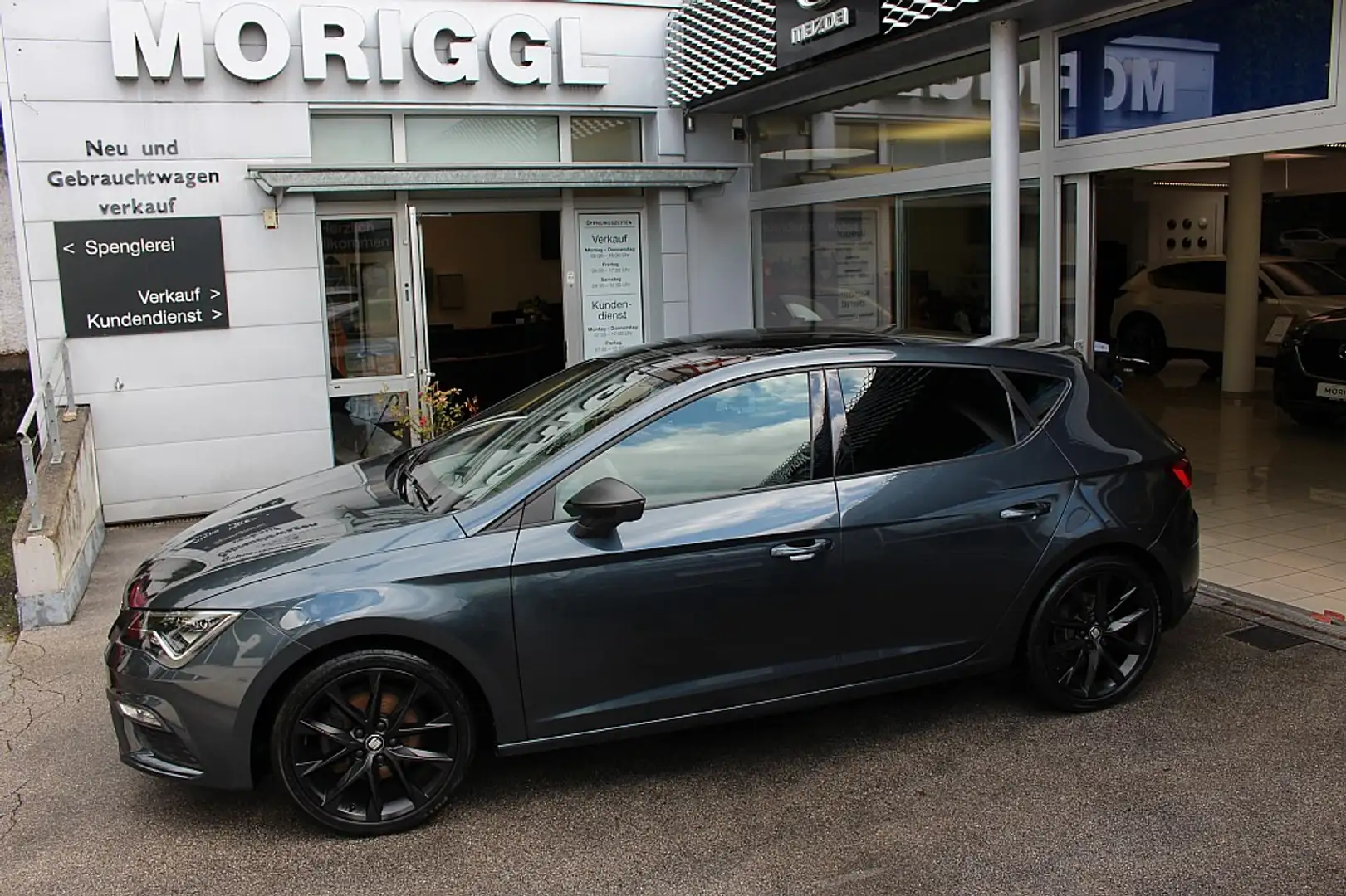 SEAT Leon FR Black-Edition Plus 1,5 TSI Grau - 2