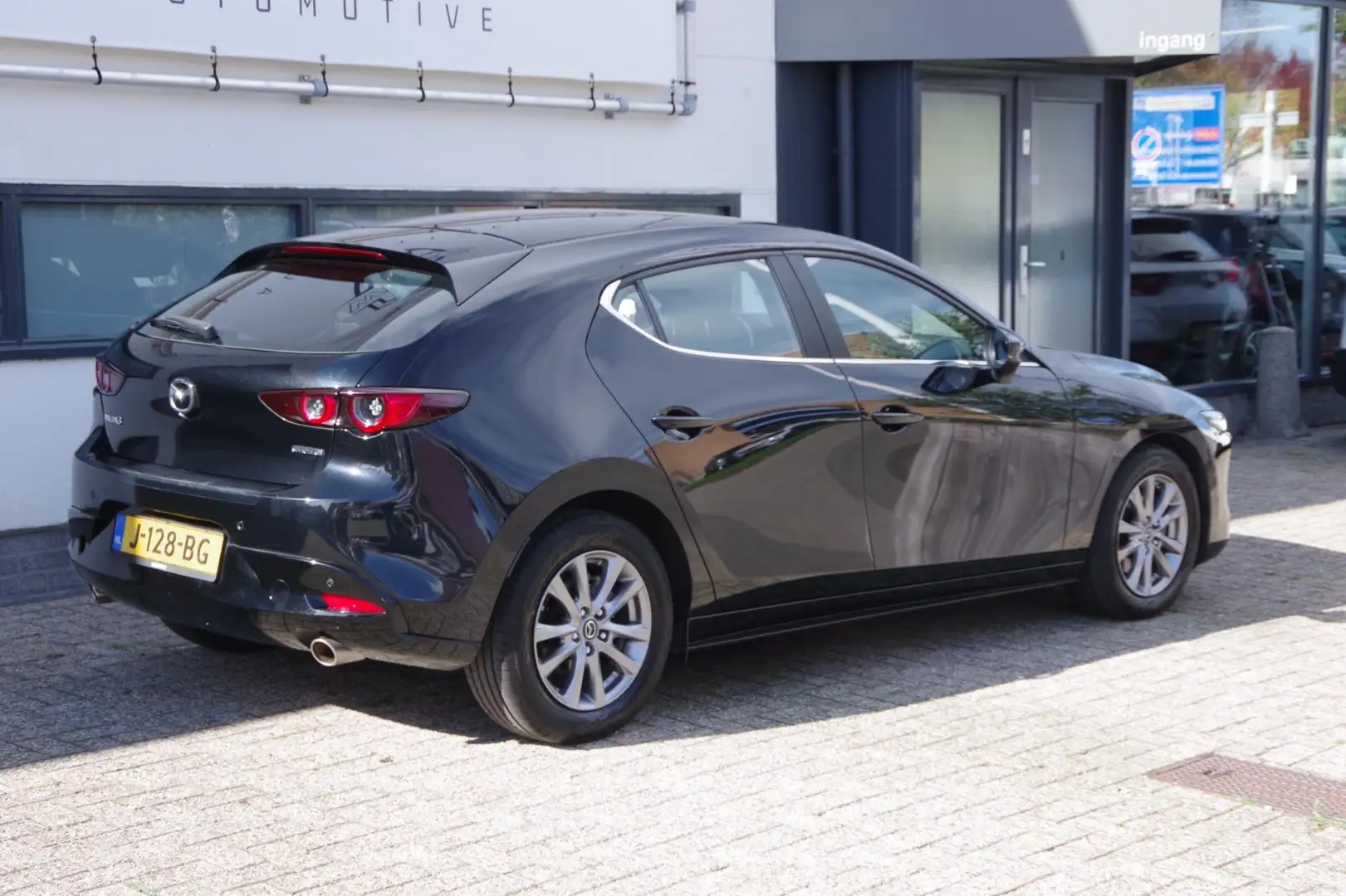 Mazda 3 2.0 e-SkyActiv-G M Hybrid 122 Comfort Bose Noir - 2