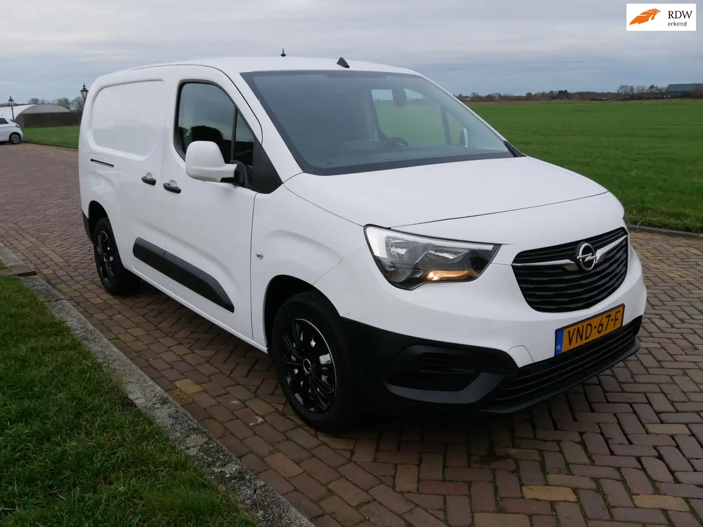 Opel Combo 1.5D L2H1 Edition AC NAVI ** 6999 EX BTW ** Wit - 1