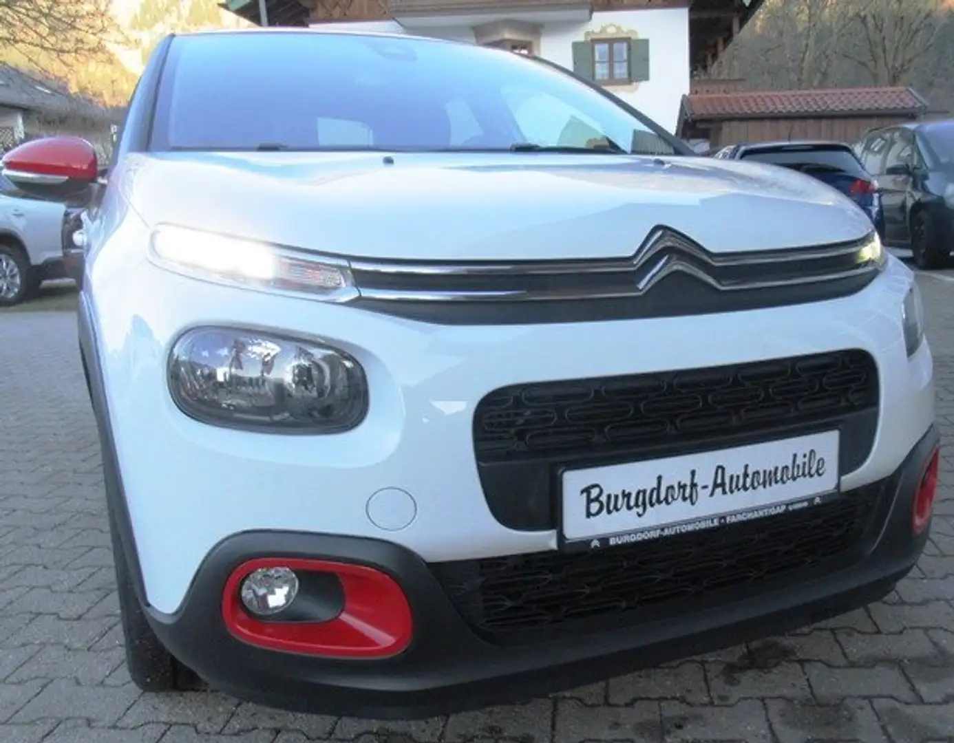 Citroen C3 PureTech 110 Shine Automatik Weiß - 2