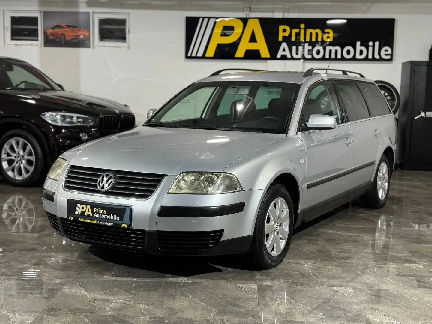 Volkswagen Passat Variant 2.0 Family Autom. Klimaut SHZ AHK Silber - 1