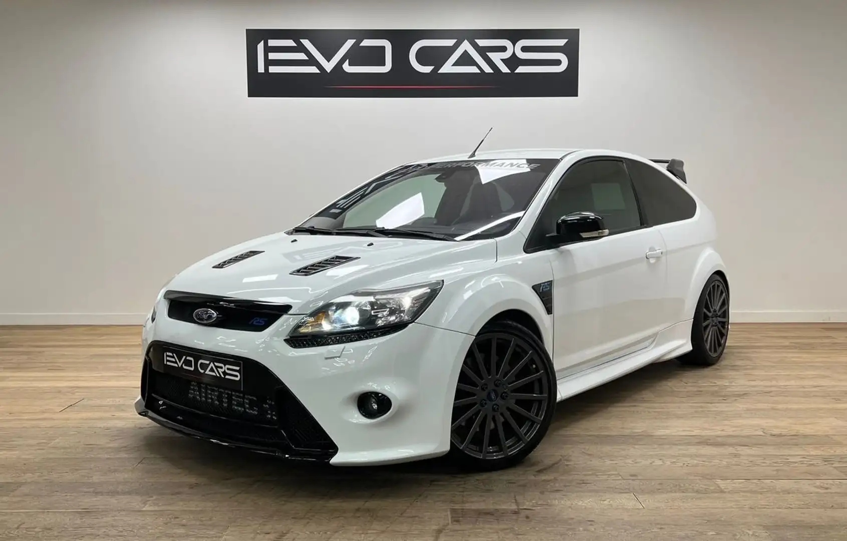 Ford Focus RS MK2 2.5T 305 ch BVM6 N° 491-11 500 / RECARO Cuir / Keyless / Bluetooth / Radar AR Blanc - 1