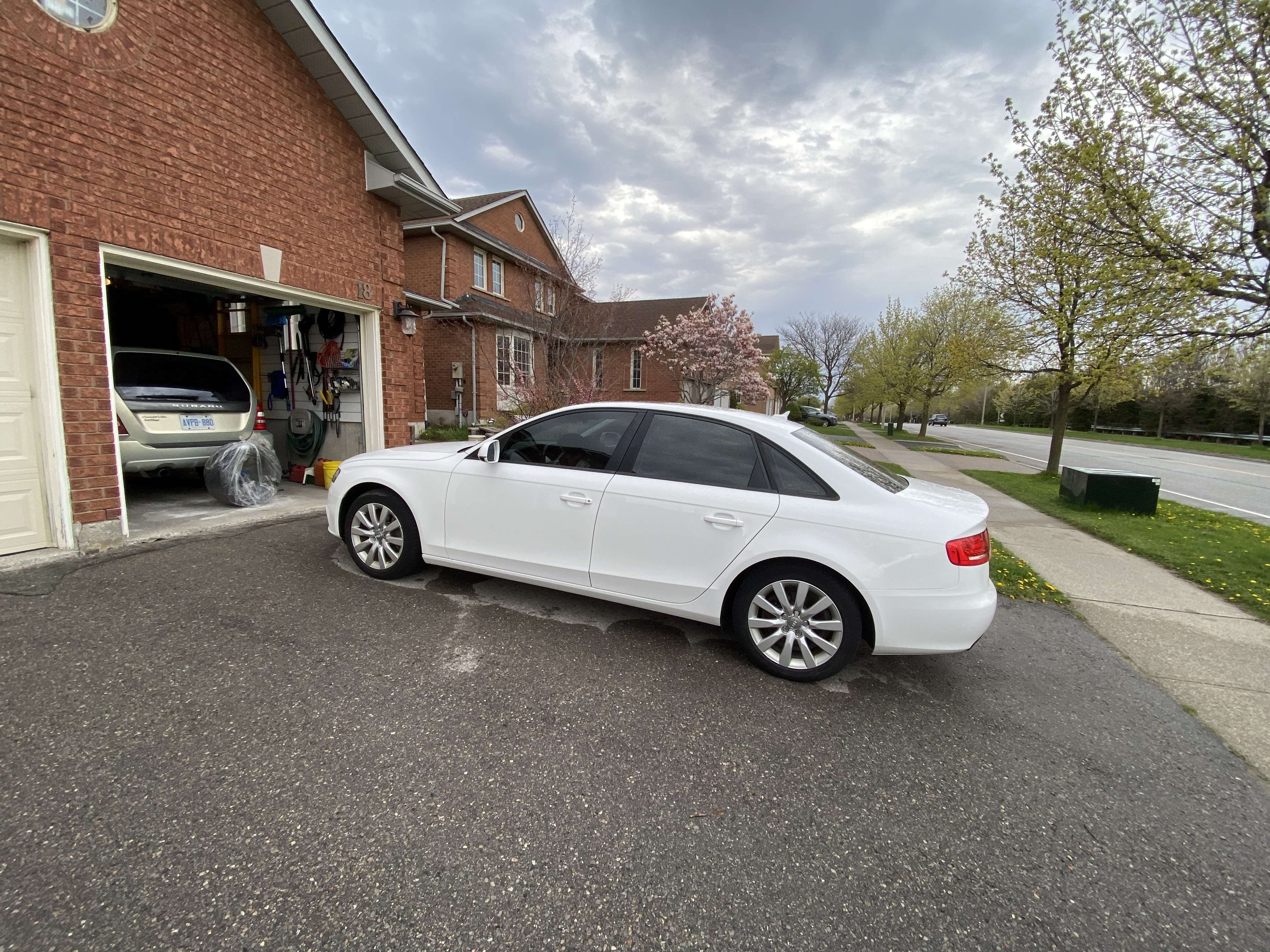 2012 Audi A4 4dr Sdn Auto quattro 2.0T Premium Plus alt 2