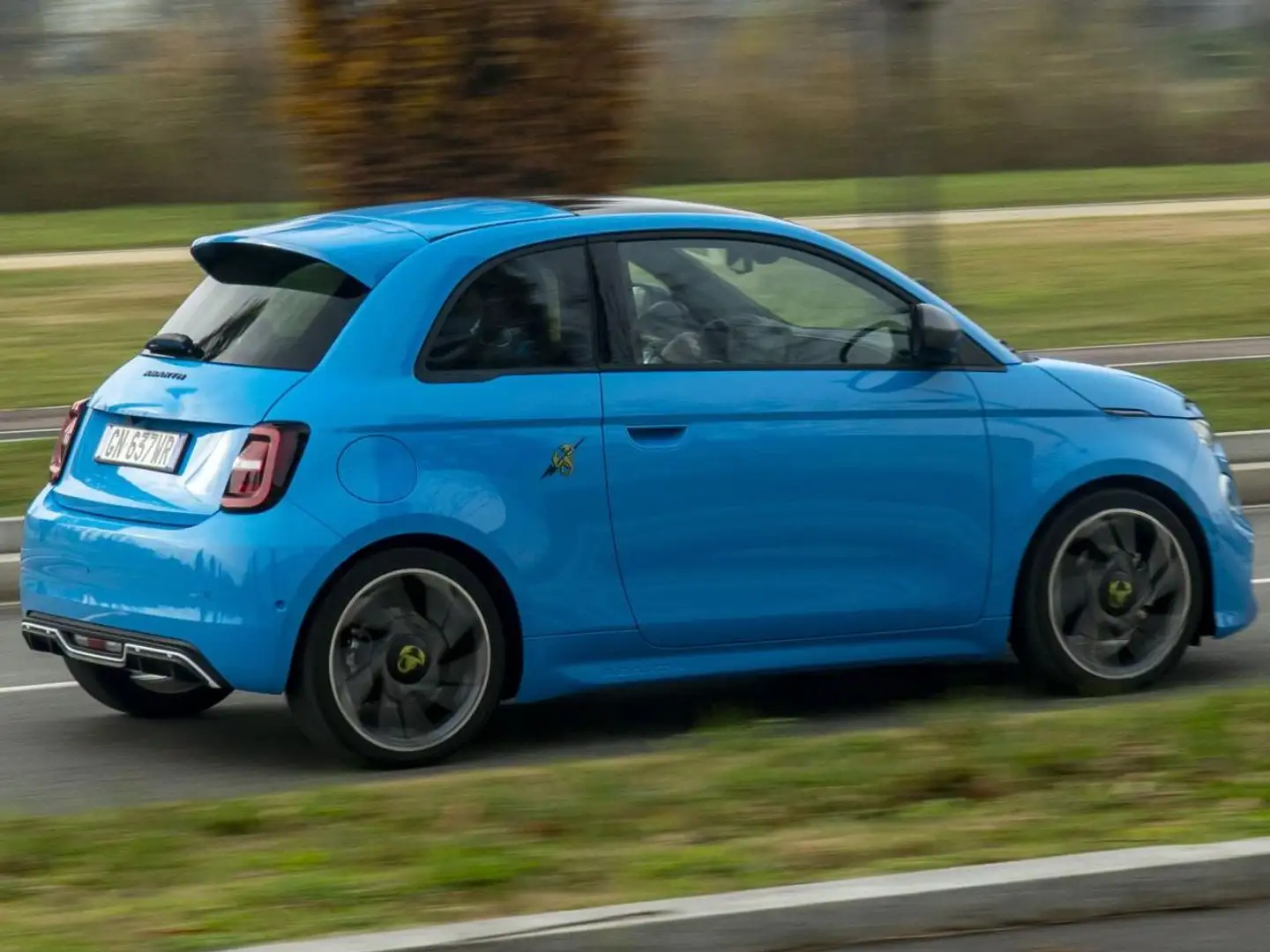 Abarth 500C 500e Cabrio 500e Cabrio 42 kWh Scorpionissima Blau - 2