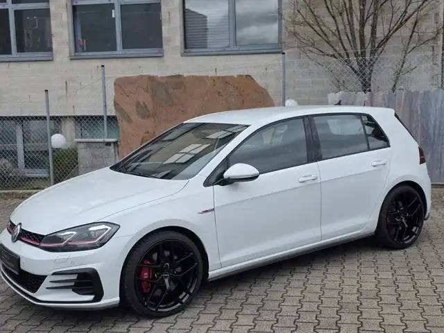 Volkswagen Golf GTI 2.0 TSI Performance DSG7 180kW