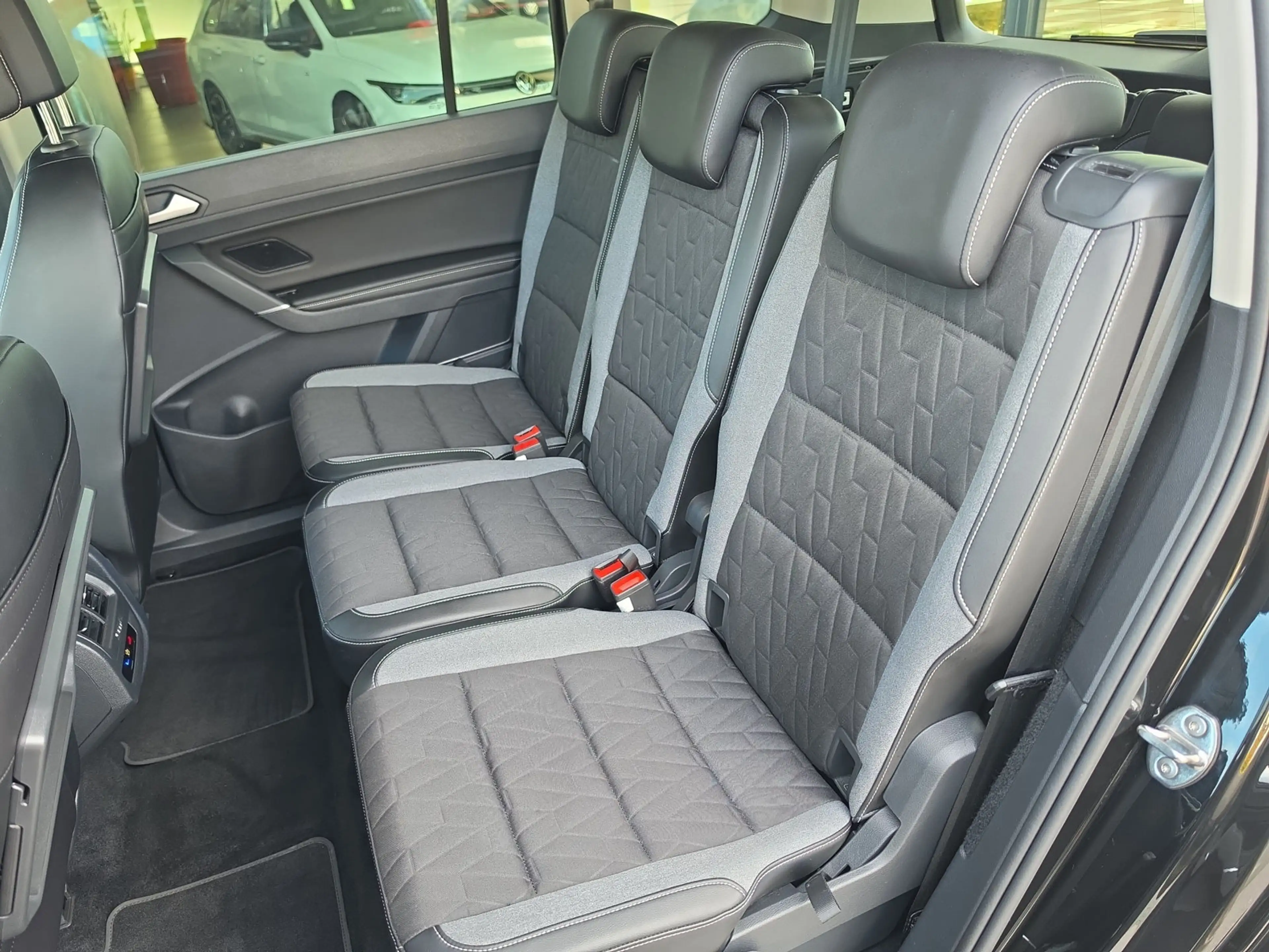 Volkswagen Touran 1,5 TSI DSG Goal 7.SITZE+NAVI+AHK+RÜCK.KAM — photo 10