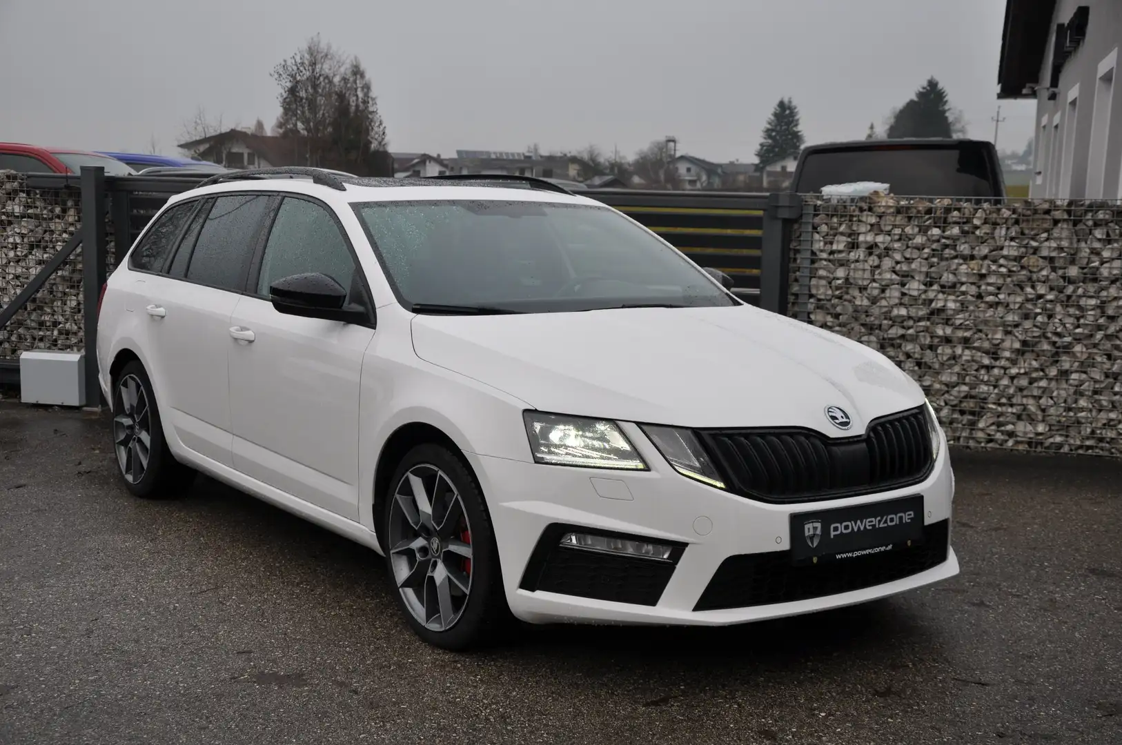Skoda Octavia Octavia Combi RS 2,0 TDI 4x4 DSG RS Pano AHK Weiß - 1