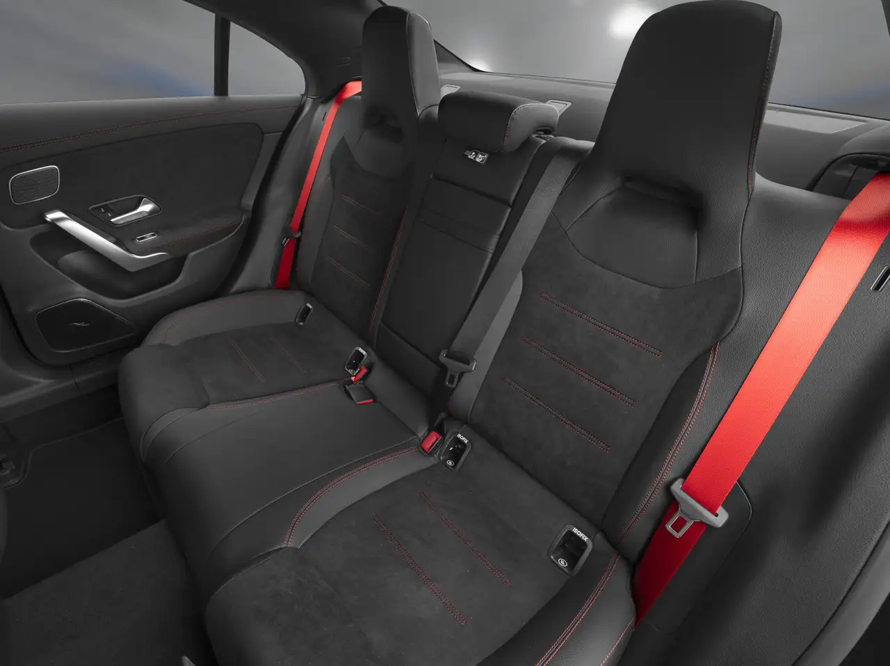 Mercedes-Benz CLA снимка Mercedes-Benz CLA