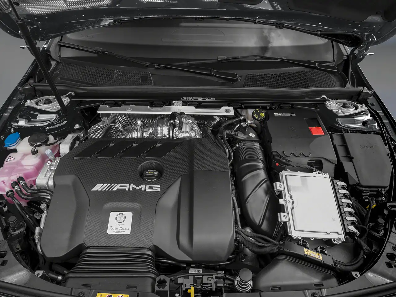 Mercedes-Benz CLA снимка Mercedes-Benz CLA