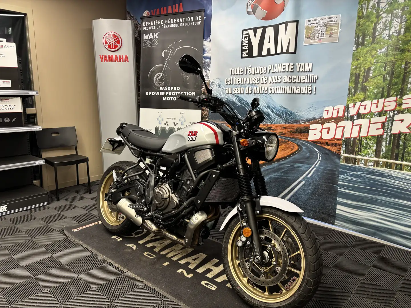 Yamaha XSR 700 Zilver - 2