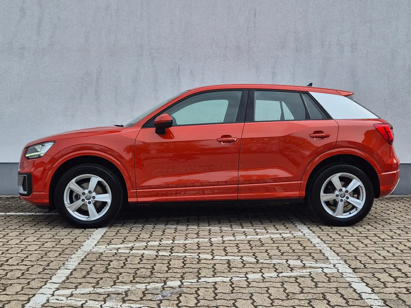 Audi Q2 30 TDI sport*LED-Scheinwerfer*PDC*DAB*Audi Sound* Orange - 2