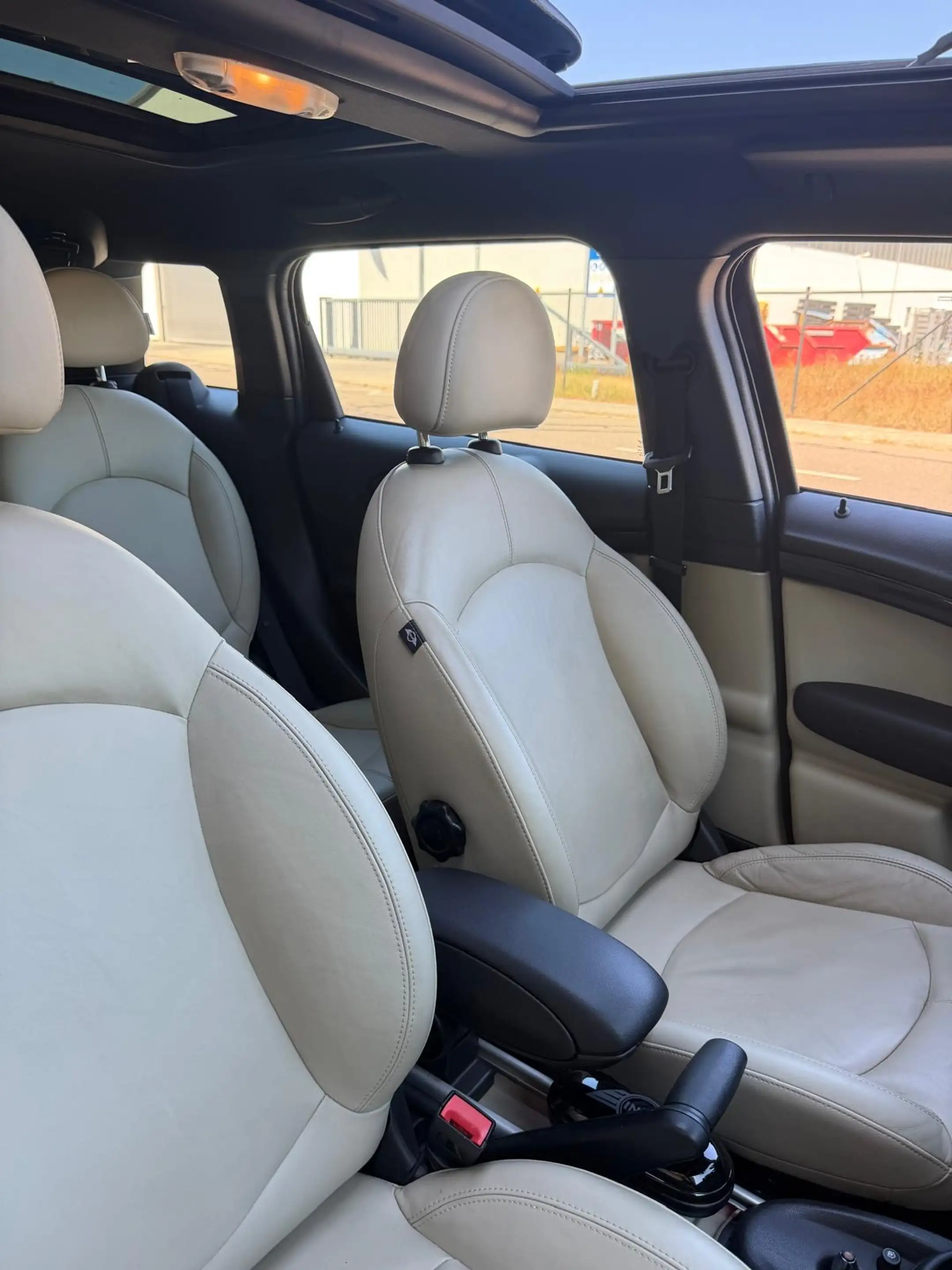 MINI Cooper S Countryman Cooper S — photo 11