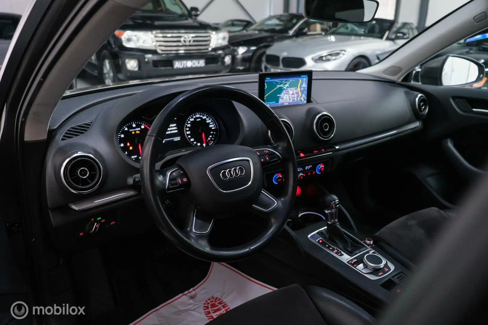 Audi A3 Sportback 1.8 TFSI Ambiente Pro Line plus 180 pk | Grau - 2