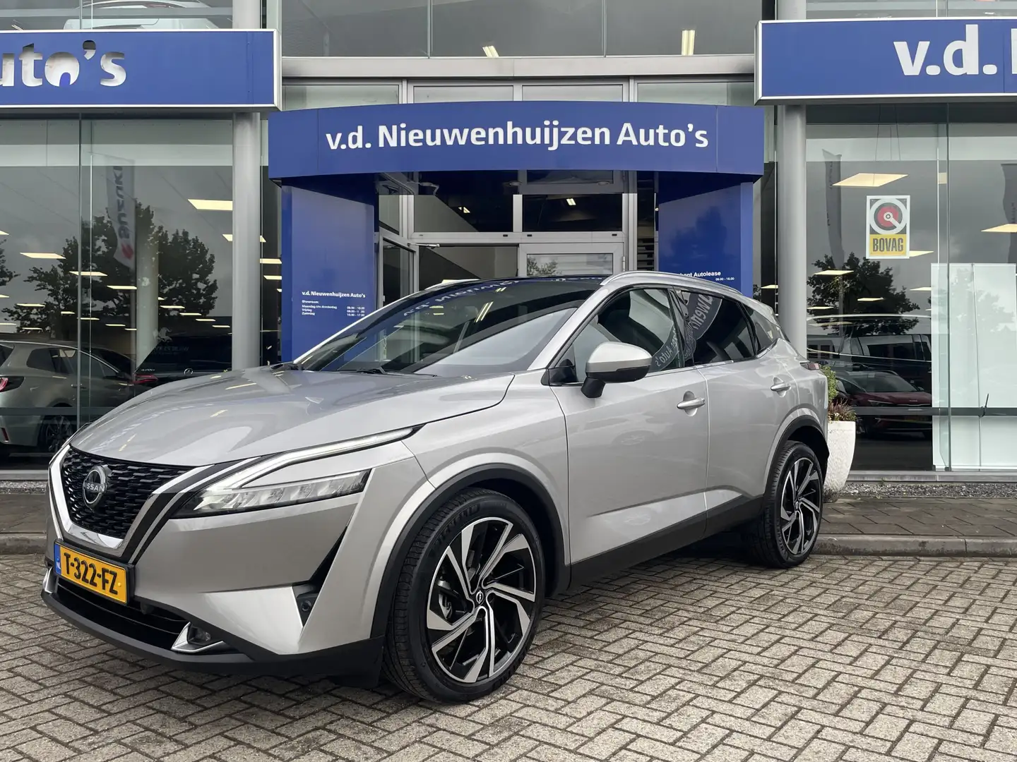 Nissan Qashqai 1.3 MHEV Xtronic Tekna Plus | Elektrische stoel | Gris - 1