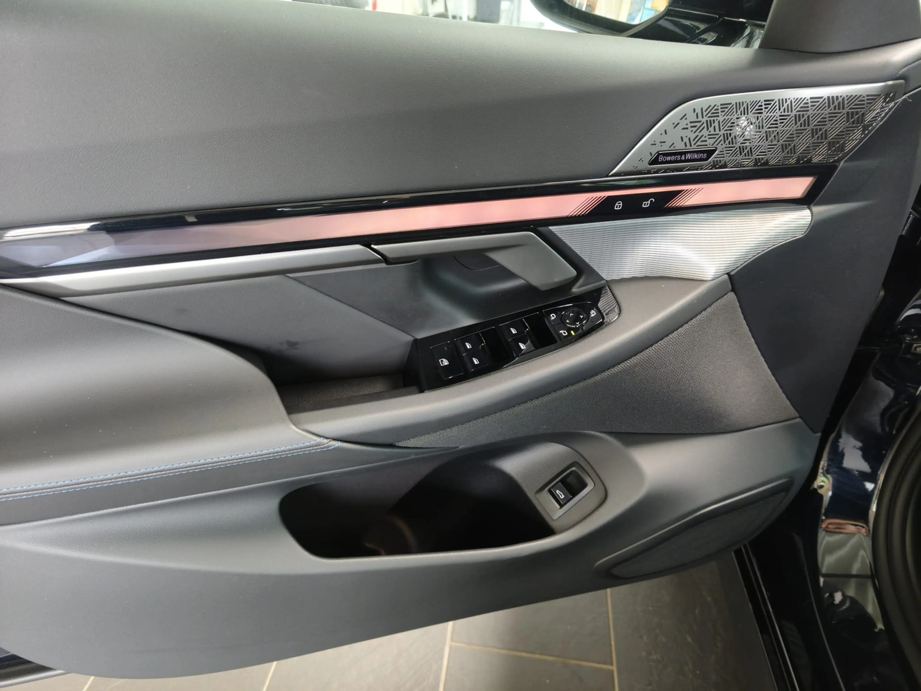 BMW 520 d Tour.xDr M Sport Pro ACC/Pano/360°/B&W/21"/HUD — photo 10
