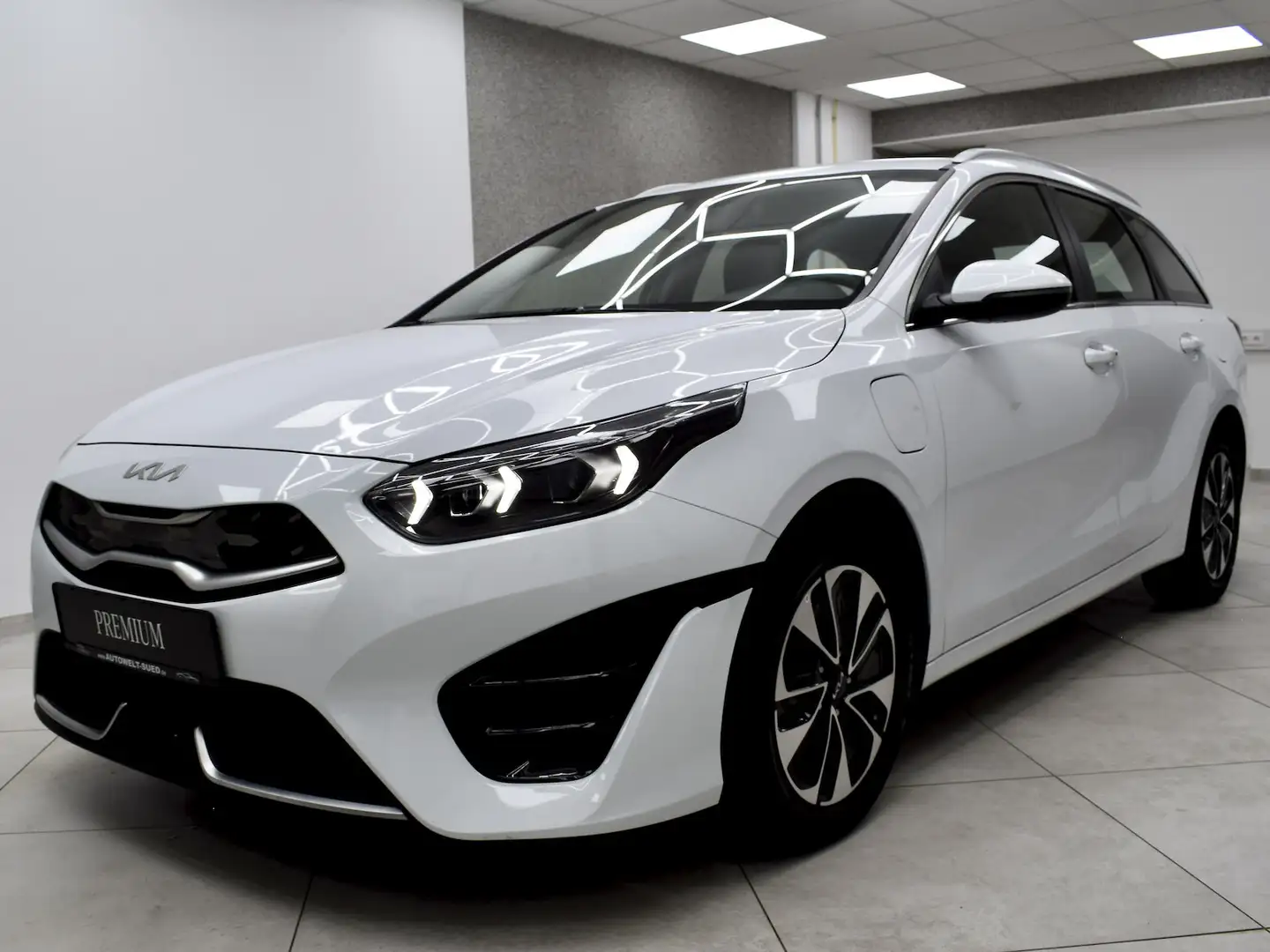 Kia Ceed SW / cee'd SW 1.6 GDI DCT OPF Plug-in-Hybrid Vision RCam Apple Weiß - 2