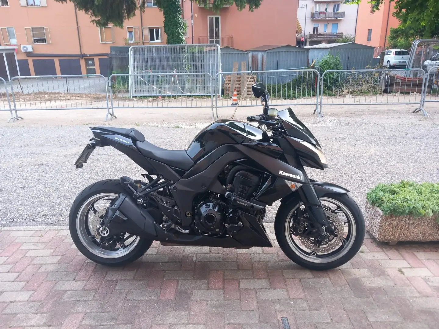 Kawasaki Z 1000 Noir - 1