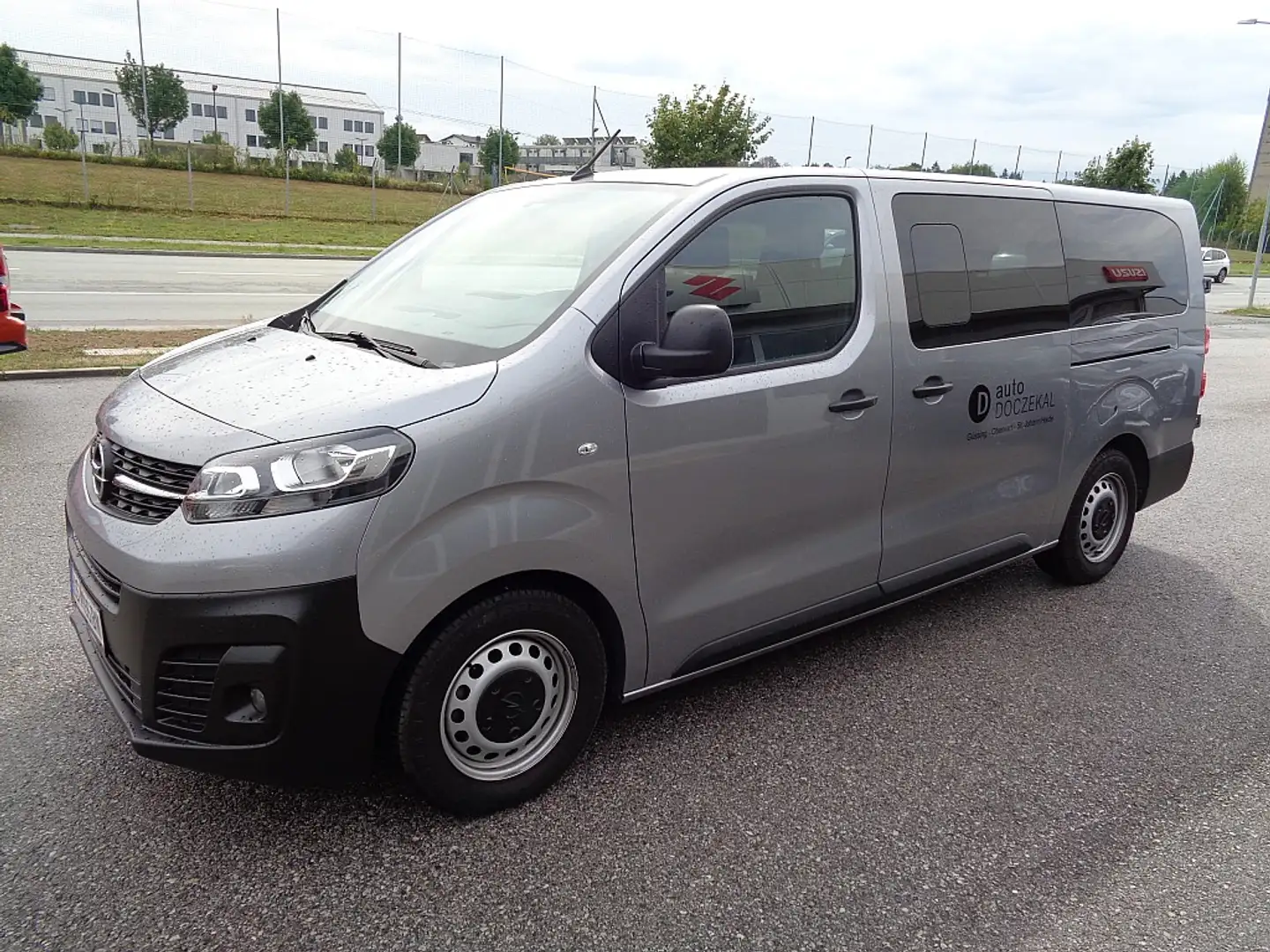 Opel Vivaro Kombi 2,0 Diesel S&S L Grau - 2