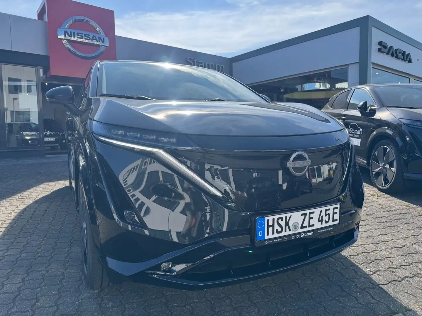 Nissan Ariya 87kWh e-4ORCE Allrad 225kW Advance Pack Schwarz - 1