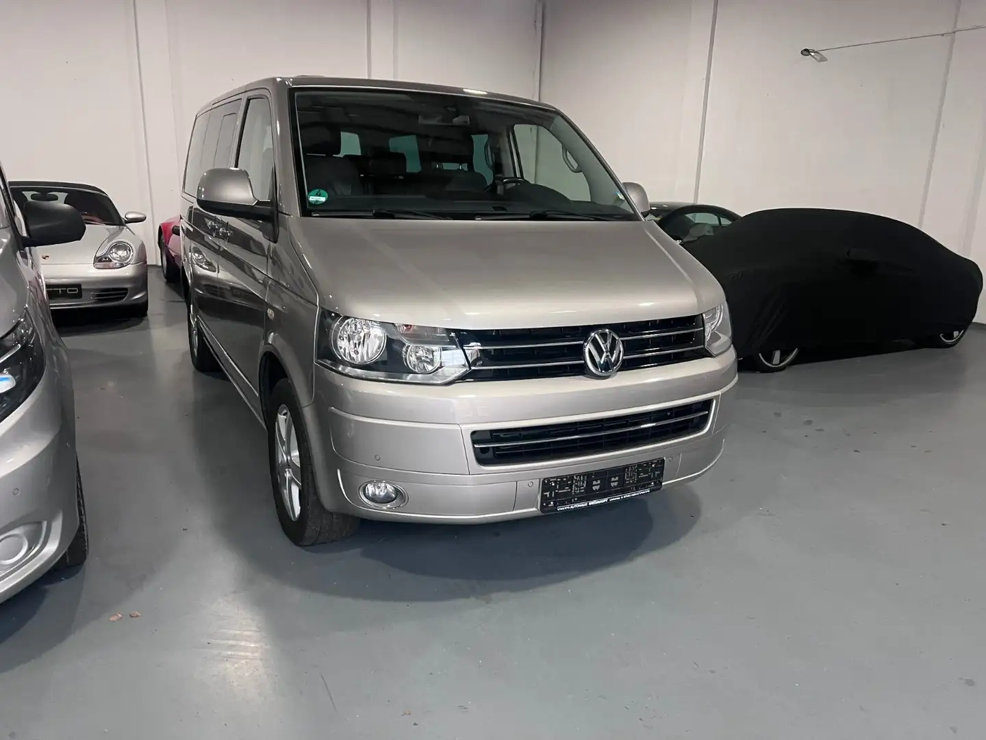 Volkswagen T5 Multivan | AHK | Standheizung | 7-G.-PDK | Beige - 2