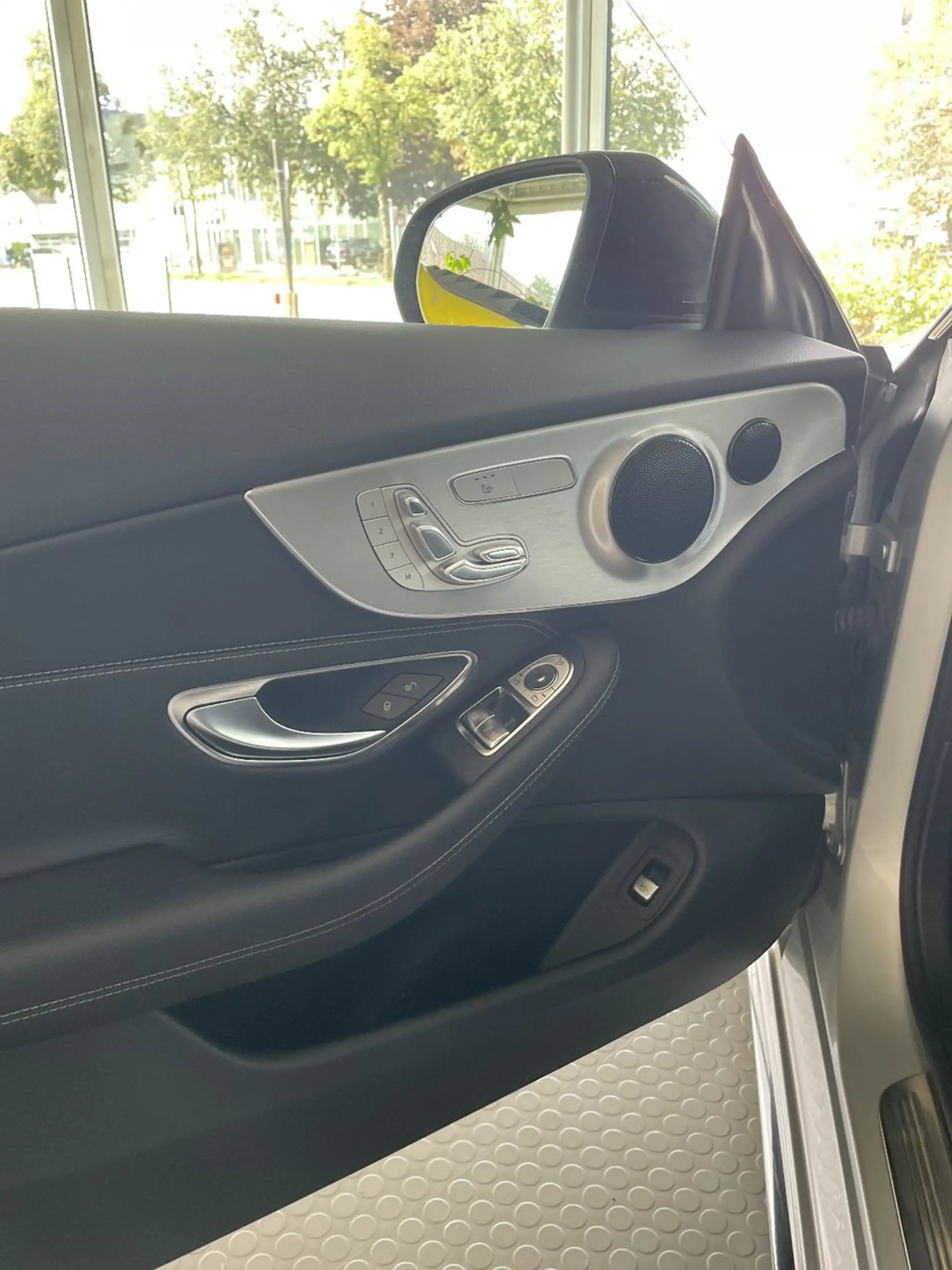 Mercedes-Benz C 300 d AMG 4matic 360° HUD Panorama — photo 9