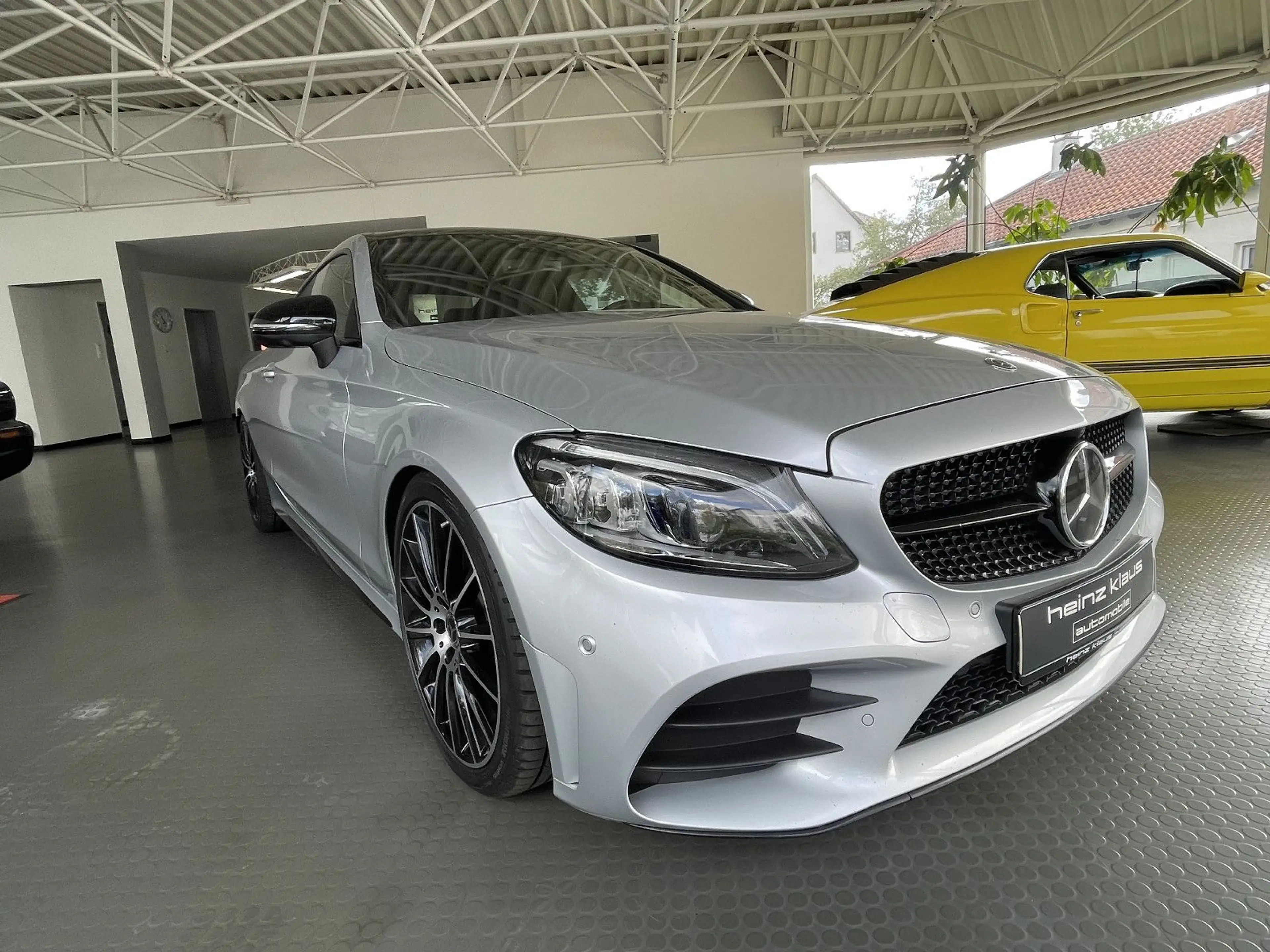 Mercedes-Benz C 300 d AMG 4matic 360° HUD Panorama — photo 3