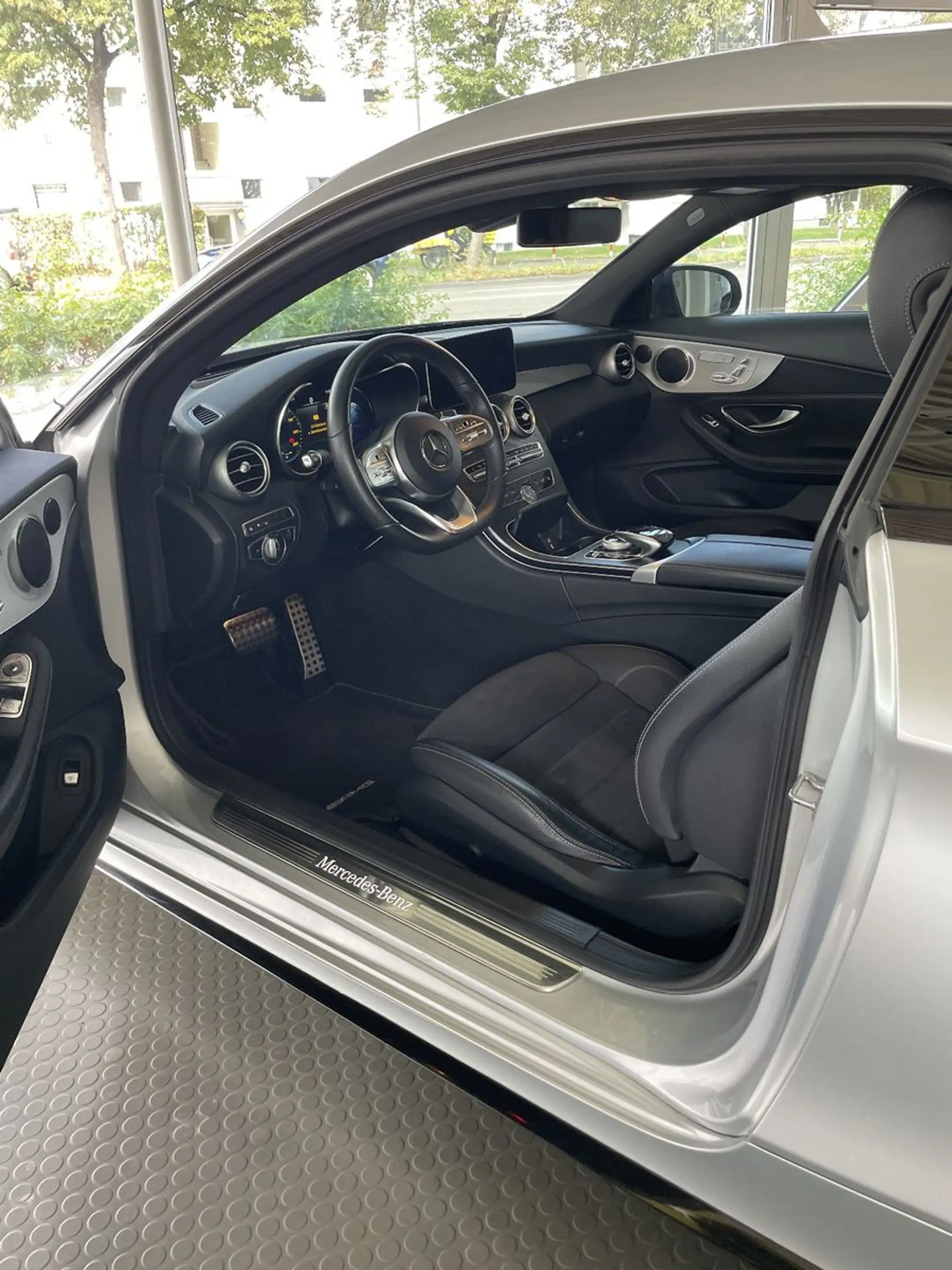 Mercedes-Benz C 300 d AMG 4matic 360° HUD Panorama — photo 8