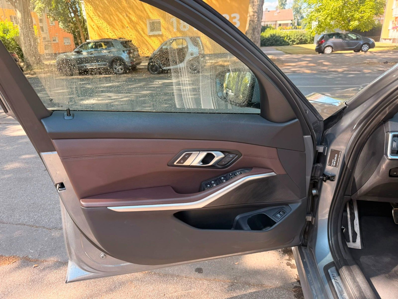 BMW 320 d Touring Aut. M Sport//PANO//KLIMA//NAVI — photo 15