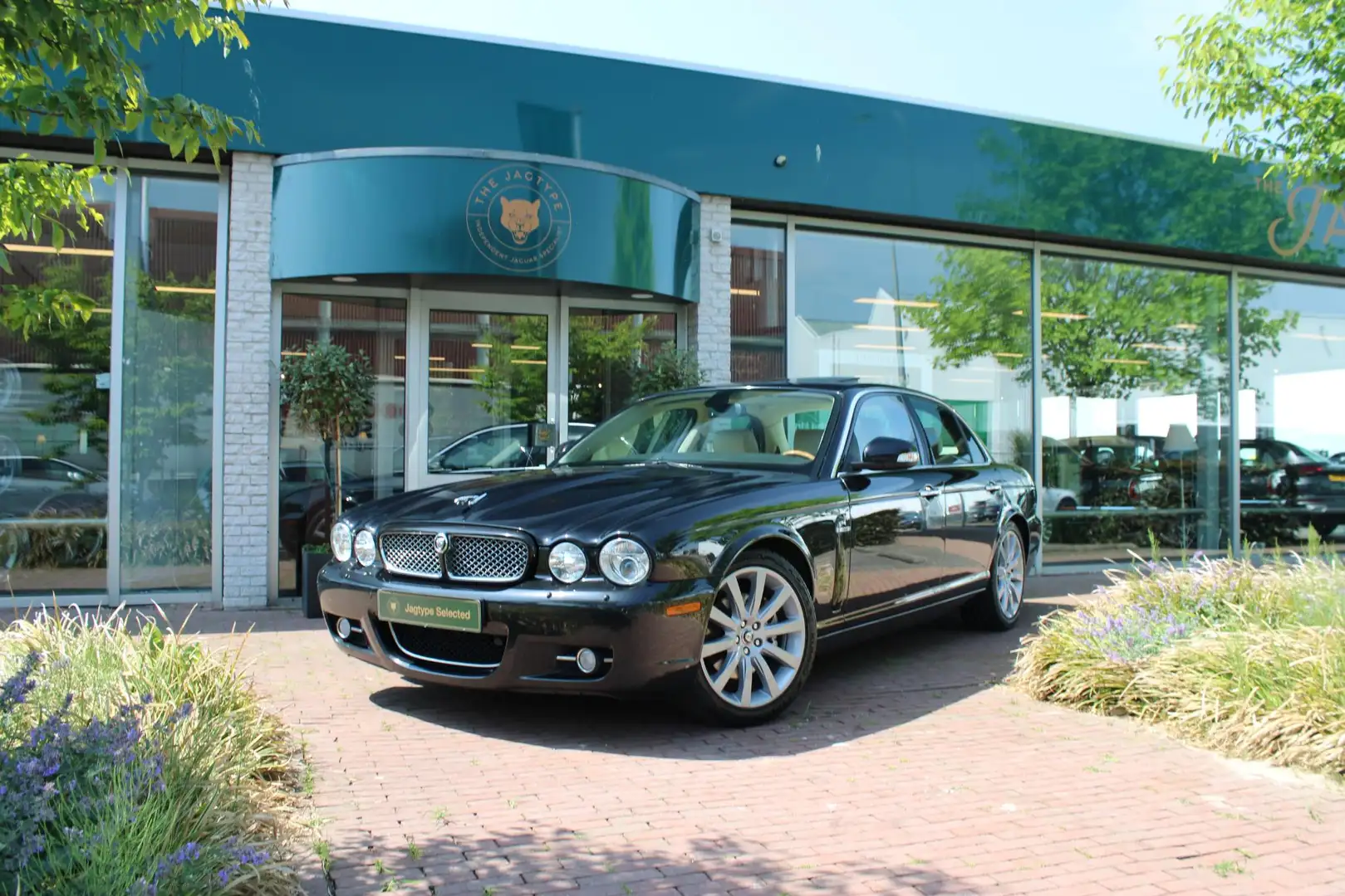 Jaguar XJ 3.0 V6 Youngtimer Schwarz - 1