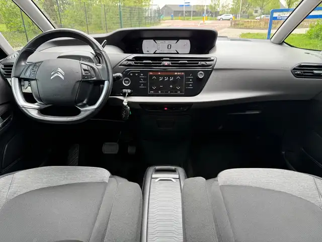 Citroen Grand C4 Spacetourer view 8