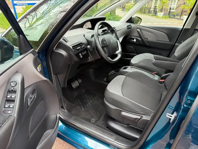 Citroen Grand C4 Spacetourer view 11