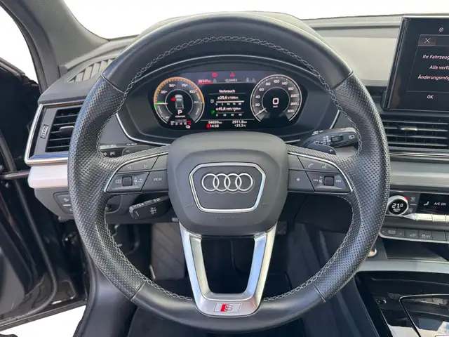 Audi Q5 view 13