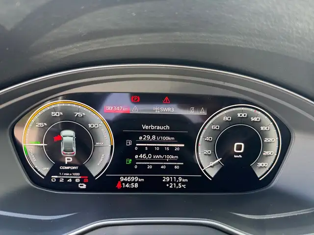 Audi Q5 view 9