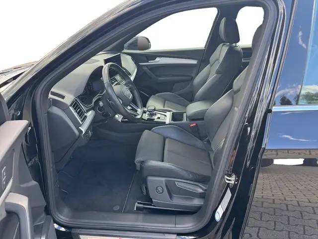 Audi Q5 view 4